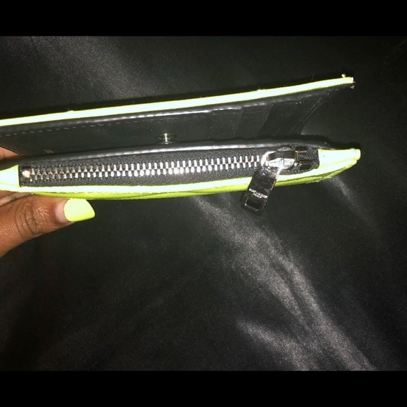 MONOGRAM ZIPPERED WALLET IN GRAIN DE POUDRE - Picture 3 of 8